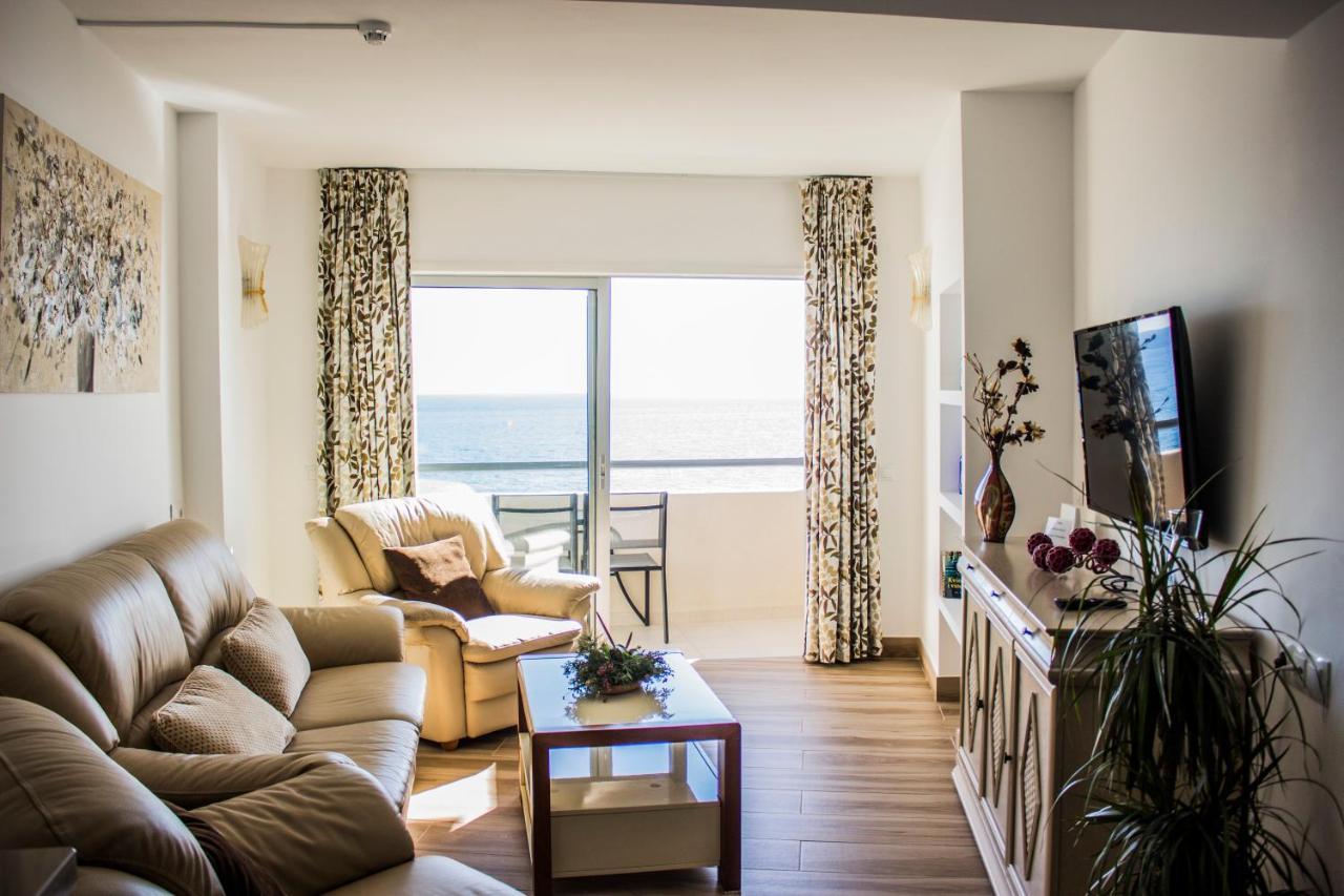 Beachfront Apartment In Fuengirola With Sea Views Kültér fotó