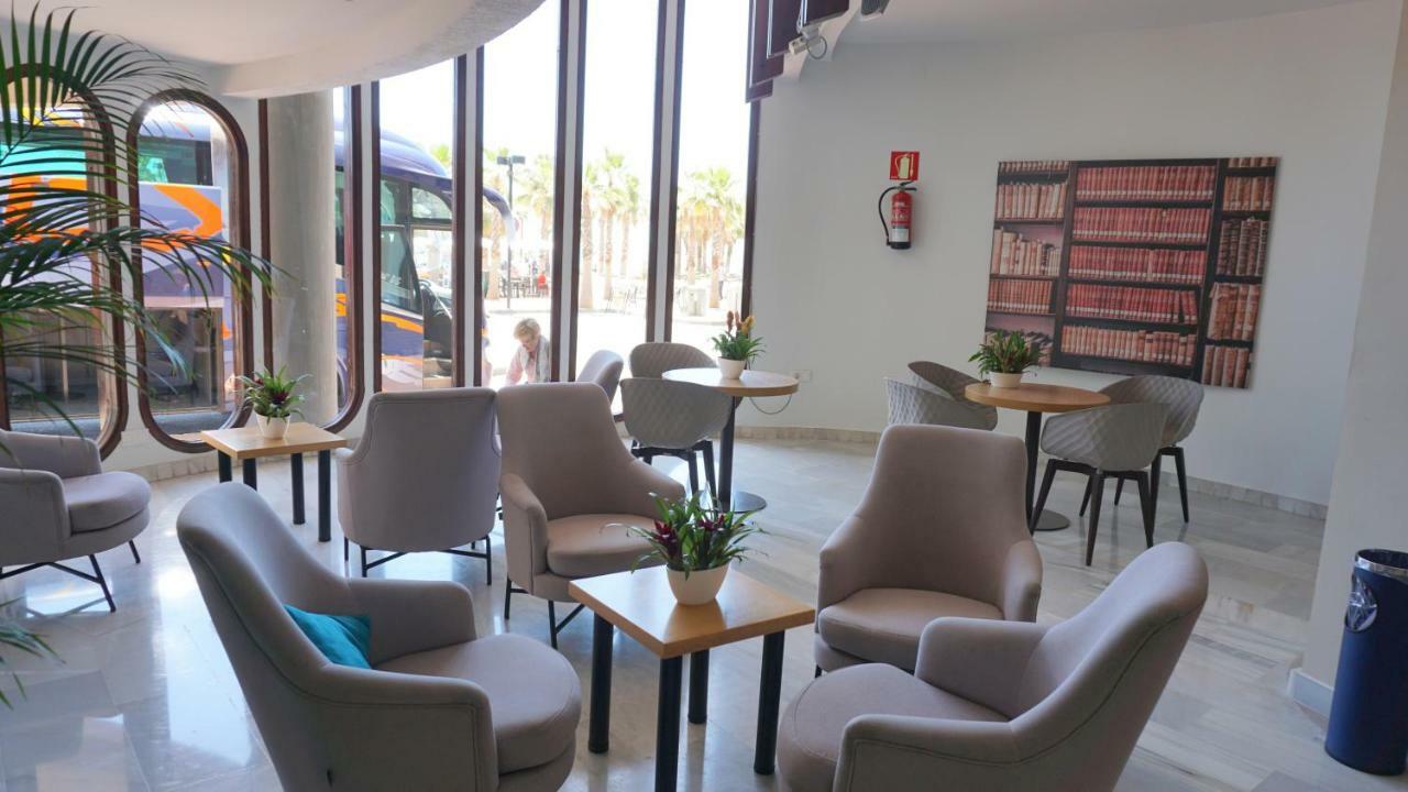 Beachfront Apartment In Fuengirola With Sea Views Kültér fotó