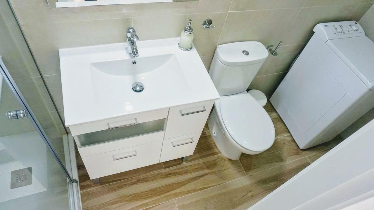 Beachfront Apartment In Fuengirola With Sea Views Kültér fotó